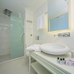 Ada Hotel ванная