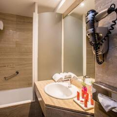 Отель Leonardo Hotel Madrid City Center Испания, Мадрид - 1 отзыв об отеле, цены и фото номеров - забронировать отель Leonardo Hotel Madrid City Center онлайн ванная