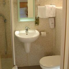 Отель Americana Hotel Великобритания, Лондон - 2 отзыва об отеле, цены и фото номеров - забронировать отель Americana Hotel онлайн ванная фото 2