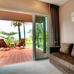 Отель C&N Kho Khao Beach Resort балкон