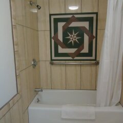 Отель Glendale Motel США, Глендейл - отзывы, цены и фото номеров - забронировать отель Glendale Motel онлайн ванная фото 2