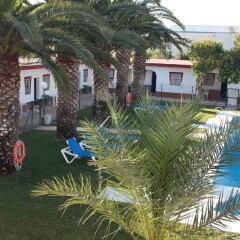 Отель Hostal las Parcelas Испания, Кониль-де-ла-Фронтера - отзывы, цены и фото номеров - забронировать отель Hostal las Parcelas онлайн спортивное сооружение