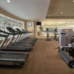 Отель Fairmont Vancouver Airport In-Terminal Hotel Канада, Ричмонд - 1 отзыв об отеле, цены и фото номеров - забронировать отель Fairmont Vancouver Airport In-Terminal Hotel онлайн фитнесс-зал фото 3