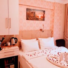 Walnut Shell Hotel сейф в номере