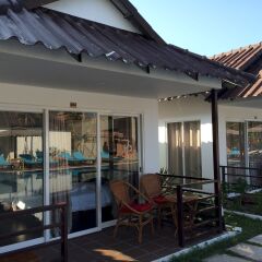 Отель Sea Breeze Resort питание