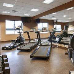 Отель Best Western Premier Freeport Inn Calgary Airport Канада, Калгари - отзывы, цены и фото номеров - забронировать отель Best Western Premier Freeport Inn Calgary Airport онлайн фитнесс-зал фото 3