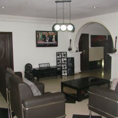 Отель Charlies Place And Suite интерьер отеля фото 2
