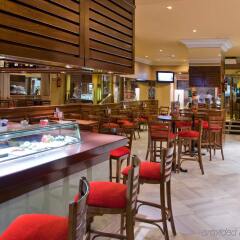 Senator Gran Vía 70 Spa Hotel гостиничный бар