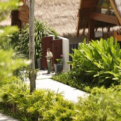 Отель Holiday Inn Resort Phuket Mai Khao Beach