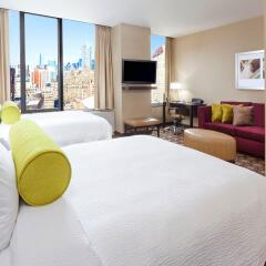 Отель Fairfield Inn & Suites by Marriott New York Midtown Manhattan/Penn Station комната для гостей
