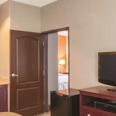 La Quinta Inn & Suites by Wyndham Houston Bush Intl Airpt E in Humble, United States of America from 102$, photos, reviews - zenhotels.com