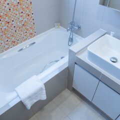 Отель Citadines Sukhumvit 16 Bangkok Таиланд, Бангкок - 1 отзыв об отеле, цены и фото номеров - забронировать отель Citadines Sukhumvit 16 Bangkok онлайн ванная фото 2