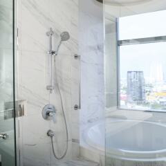 Отель Marriott Sukhumvit Бангкок ванная фото 2