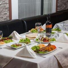 Отель Riverside Boutique Hotel Болгария, Банско - отзывы, цены и фото номеров - забронировать отель Riverside Boutique Hotel онлайн питание фото 2