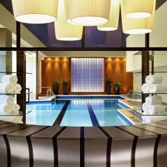 Отель Le Centre Sheraton Montreal Hotel Канада, Монреаль - отзывы, цены и фото номеров - забронировать отель Le Centre Sheraton Montreal Hotel онлайн бассейн фото 2