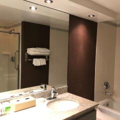 Отель Landis Hotel & Suites Канада, Ванкувер - отзывы, цены и фото номеров - забронировать отель Landis Hotel & Suites онлайн ванная