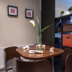 Отель Lovely 2 Bed Flat - Airport/piccadilly Friendly в номере фото 2