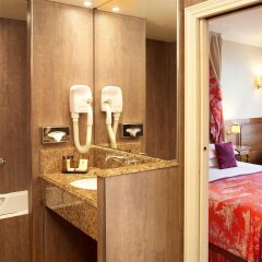 Отель Hôtel Au Manoir St-Germain des Prés Франция, Париж - отзывы, цены и фото номеров - забронировать отель Hôtel Au Manoir St-Germain des Prés онлайн сейф в номере