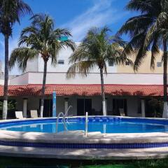 Hotel Plaza Almendros бассейн