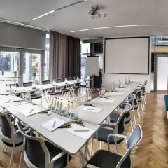 Отель Holiday Inn Prague Airport