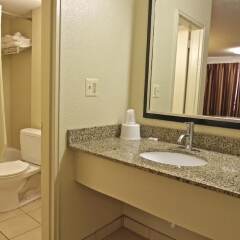 Отель Motel 6 Washington DC Convention Center ванная