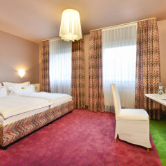 Отель Airport Hotel by The New Yorker Германия, Кёльн - 1 отзыв об отеле, цены и фото номеров - забронировать отель Airport Hotel by The New Yorker онлайн комната для гостей фото 4