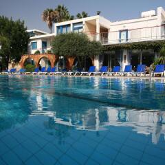 Отель Green Bungalows Hotel Apartments Кипр, Айя-Напа - 6 отзывов об отеле, цены и фото номеров - забронировать отель Green Bungalows Hotel Apartments онлайн бассейн фото 3