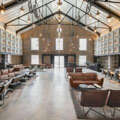 The Warehouse Hotel гостиничный бар
