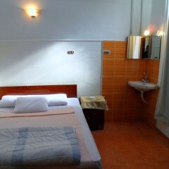 Triomphe Hostel комната для гостей