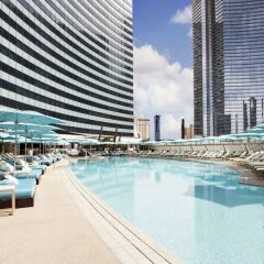Отель Luxury Suites International by Vdara США, Лас-Вегас - отзывы, цены и фото номеров - забронировать отель Luxury Suites International by Vdara онлайн бассейн