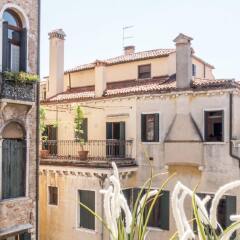 Отель Best Venice Apartments Rialto Италия, Венеция - отзывы, цены и фото номеров - забронировать отель Best Venice Apartments Rialto онлайн балкон