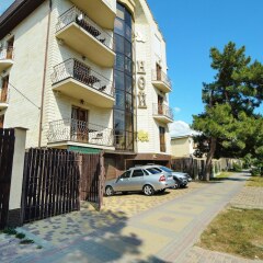 Гостиница Ной в Геленджике 8 отзывов об отеле, цены и фото номеров - забронировать гостиницу Ной онлайн Геленджик парковка