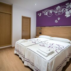 Отель Hostal Carracedo сауна