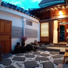 Отель Bukchon Guesthouse Южная Корея, Сеул - отзывы, цены и фото номеров - забронировать отель Bukchon Guesthouse онлайн с домашними животными
