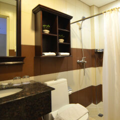 Отель Crosswinds Resort Suites Филиппины, Тагайтай - отзывы, цены и фото номеров - забронировать отель Crosswinds Resort Suites онлайн ванная