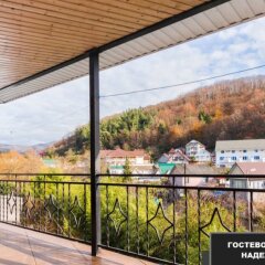 Гостиница Guest House Nadezhda в Сочи отзывы, цены и фото номеров - забронировать гостиницу Guest House Nadezhda онлайн балкон