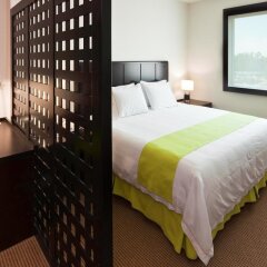 Отель Holiday Inn Express Guadalajara Iteso комната для гостей фото 5