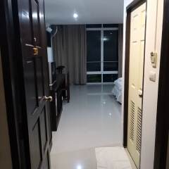 Отель Baan Oui Phuket Guest House в номере фото 2
