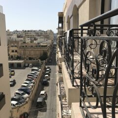 Отель The Windsor Hotel Мальта, Слима - 1 отзыв об отеле, цены и фото номеров - забронировать отель The Windsor Hotel онлайн балкон