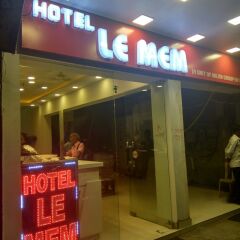 Hotel Le Mem банкомат