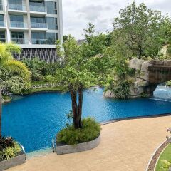 Отель Among Riviera City Of Sky Pattaya Паттайя приотельная территория