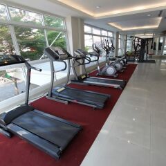 The Royal Bee Apart Hotel Бангкок фитнесс-зал