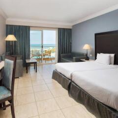 Hawaii Caesar Palace Hotel & Aqua Park - Families and Couples only комната для гостей фото 2