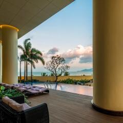 Отель The Costa Nha Trang Residences бассейн