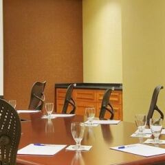 Отель Hilton Garden Inn Montreal Centre-Ville Канада, Монреаль - отзывы, цены и фото номеров - забронировать отель Hilton Garden Inn Montreal Centre-Ville онлайн балкон