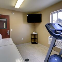 Отель Cobblestone Inn & Suites -- Hartington, Ne Хартингтон фитнесс-зал