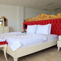 Ceshme Plus Hotel Чешме сейф в номере