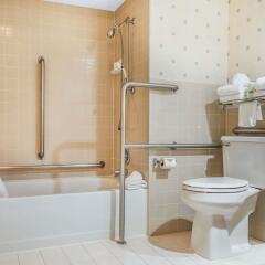 Отель Quality Inn & Suites Mall Of America - Msp Airport Блумингтон в номере