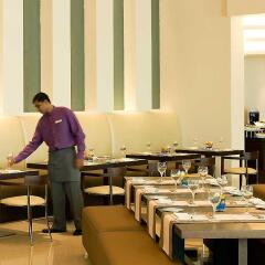 Отель Novotel Dubai Deira City Centre питание фото 3