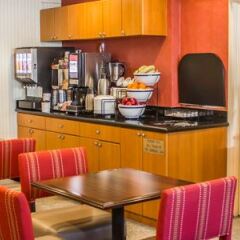 Отель Comfort Inn JFK Airport США, Нью-Йорк - 1 отзыв об отеле, цены и фото номеров - забронировать отель Comfort Inn JFK Airport онлайн гостиничный бар